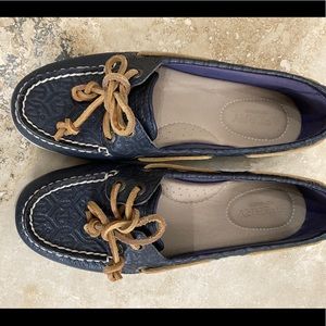Cute Sperry shoes size 5.5 navy with anchor detail